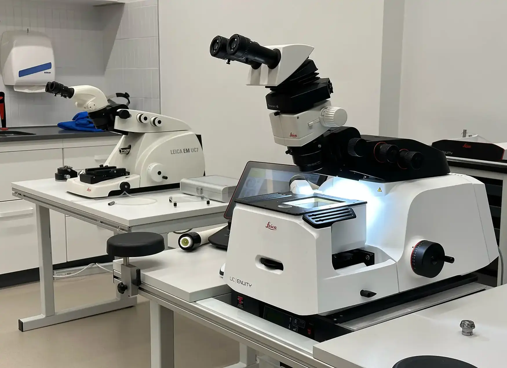 Ультрамикротом Leica Enuity